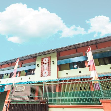 OYO 1756 Amira Residence Bekasi Exterior foto