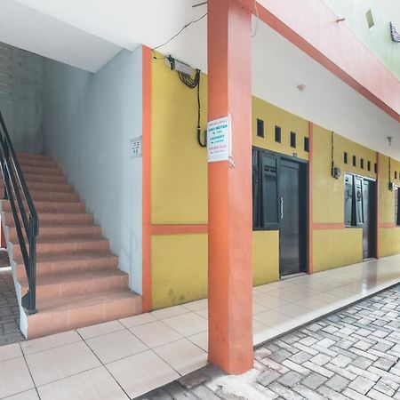 OYO 1756 Amira Residence Bekasi Exterior foto