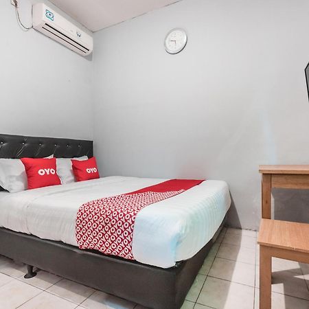 OYO 1756 Amira Residence Bekasi Exterior foto