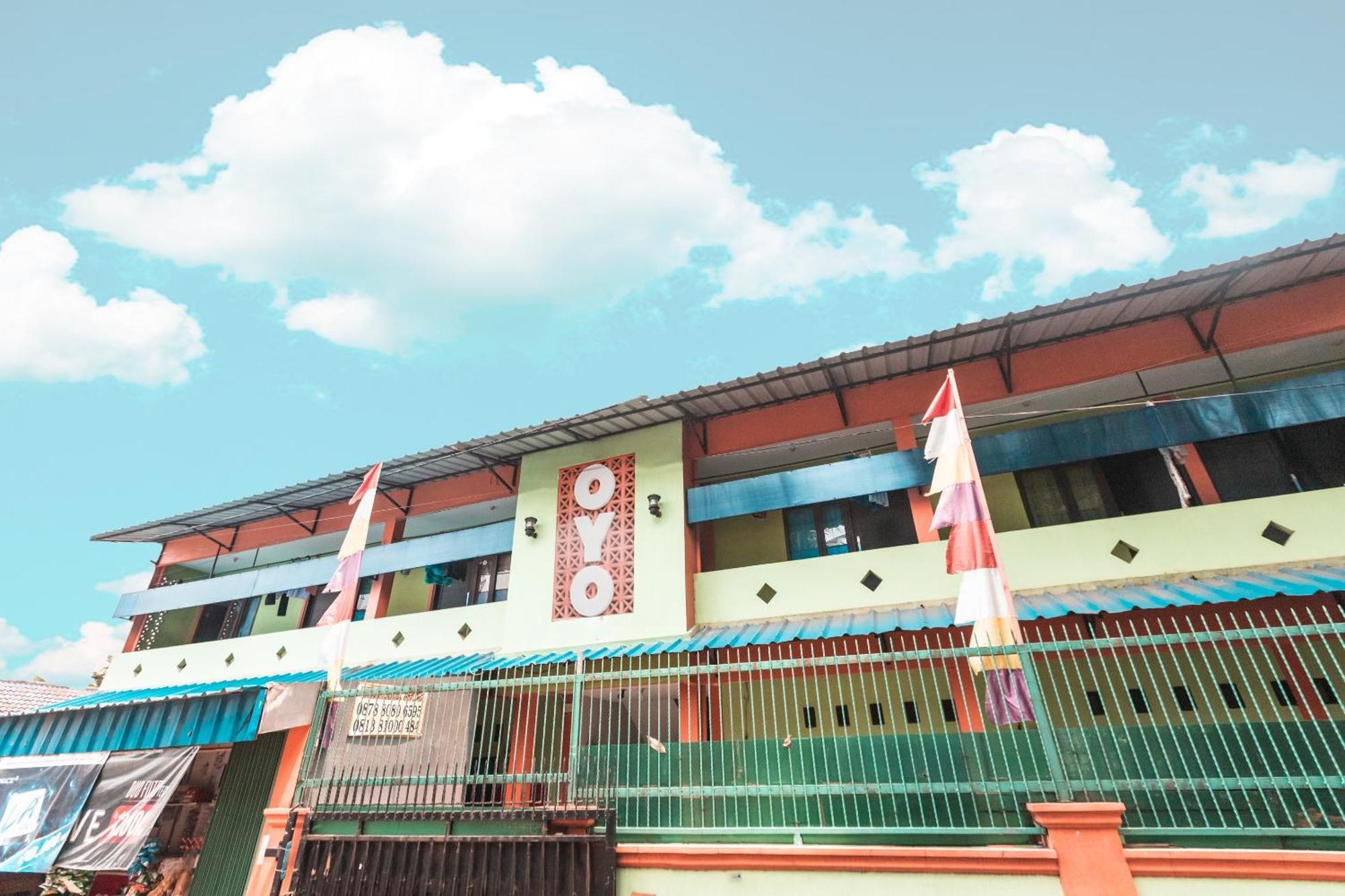 OYO 1756 Amira Residence Bekasi Exterior foto