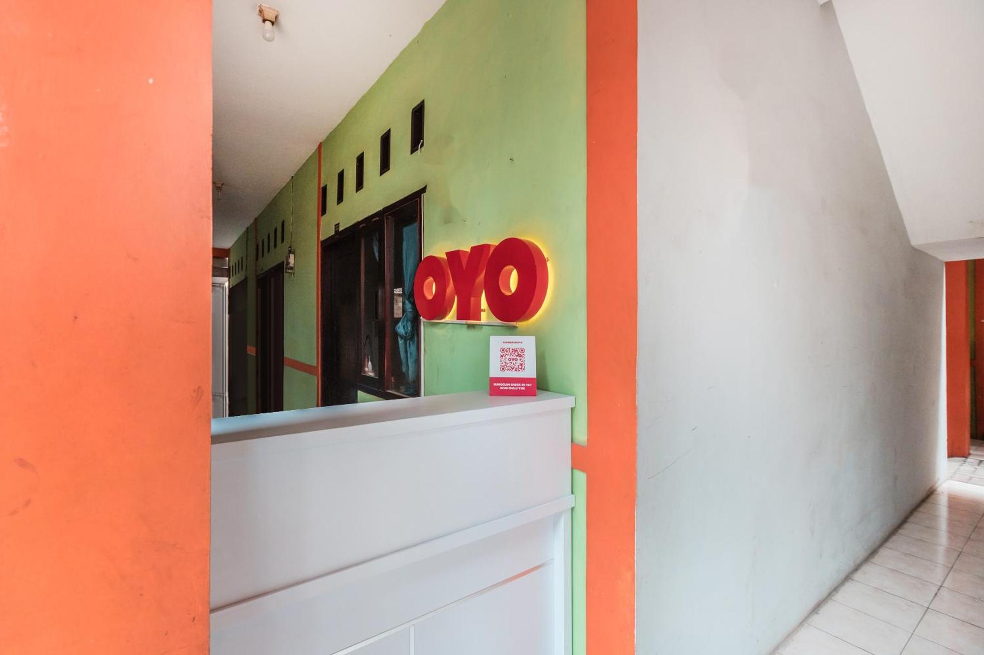 OYO 1756 Amira Residence Bekasi Exterior foto