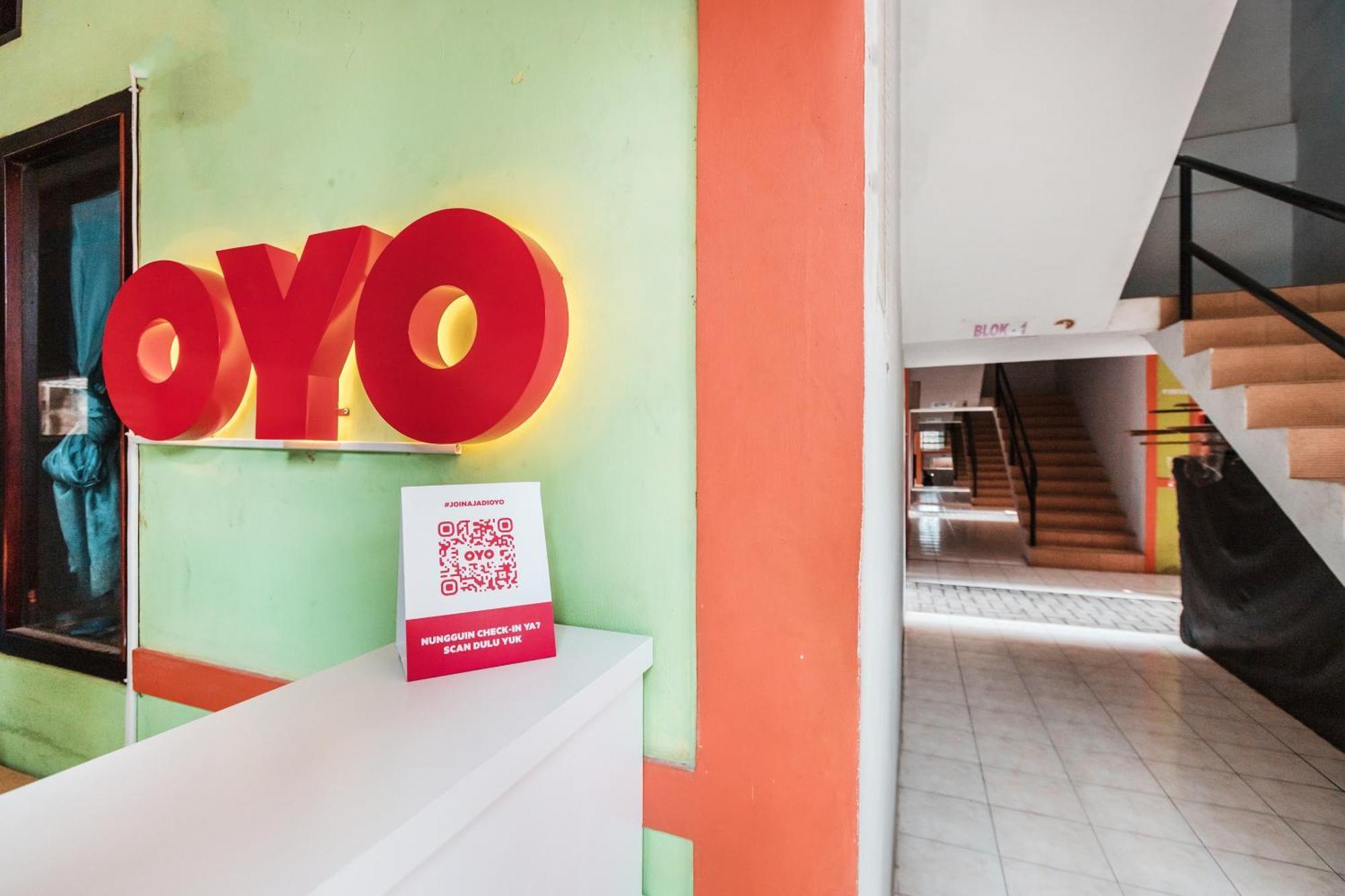 OYO 1756 Amira Residence Bekasi Exterior foto